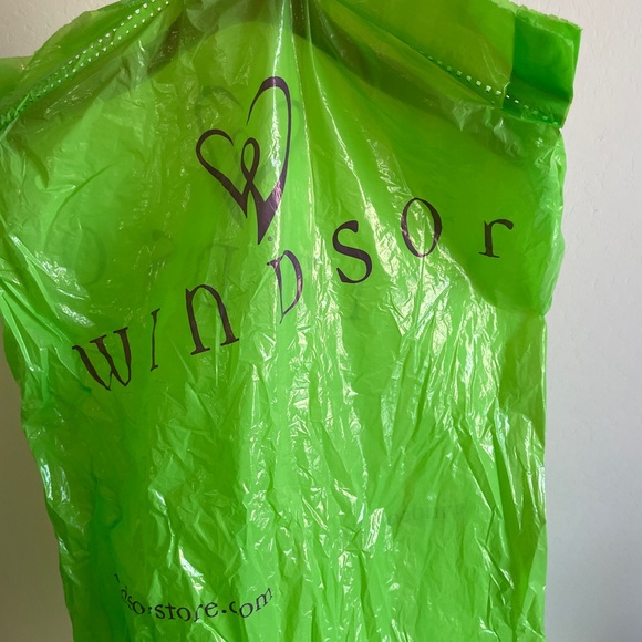 Windsor | v Plunge Long Sleeve Emerald Green Slip Maxi Gown - Picture 8 of 8